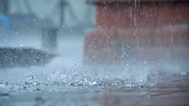 升格唯美大雨雨滴视频的预览图